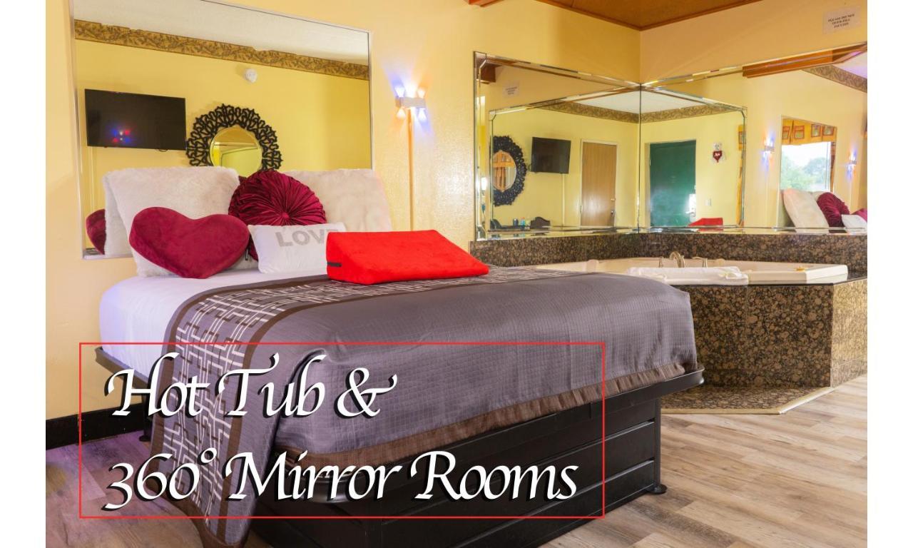 Luxe Romantic Suites Dolton Экстерьер фото