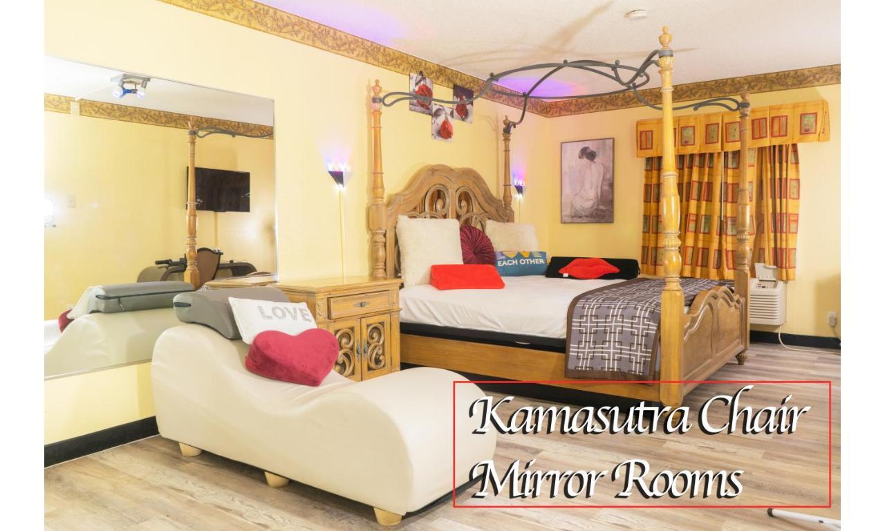 Luxe Romantic Suites Dolton Экстерьер фото