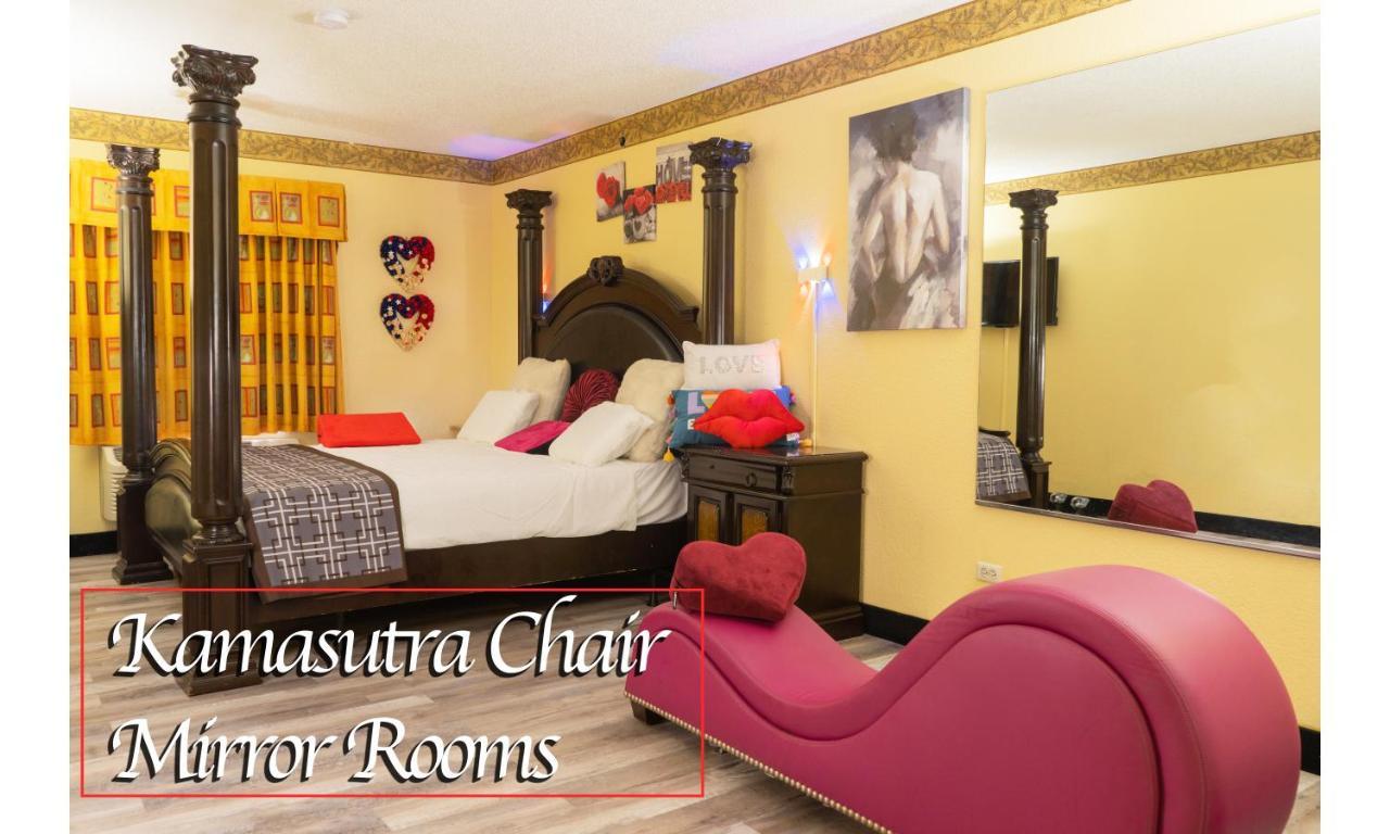 Luxe Romantic Suites Dolton Экстерьер фото