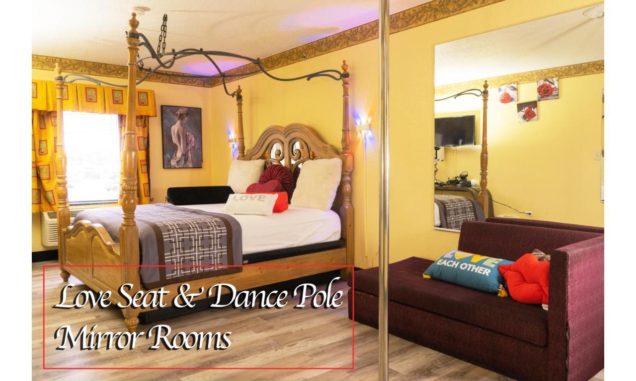 Luxe Romantic Suites Dolton Экстерьер фото
