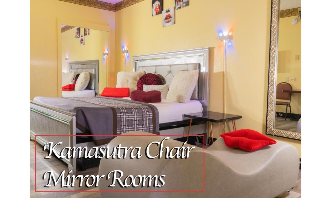 Luxe Romantic Suites Dolton Экстерьер фото